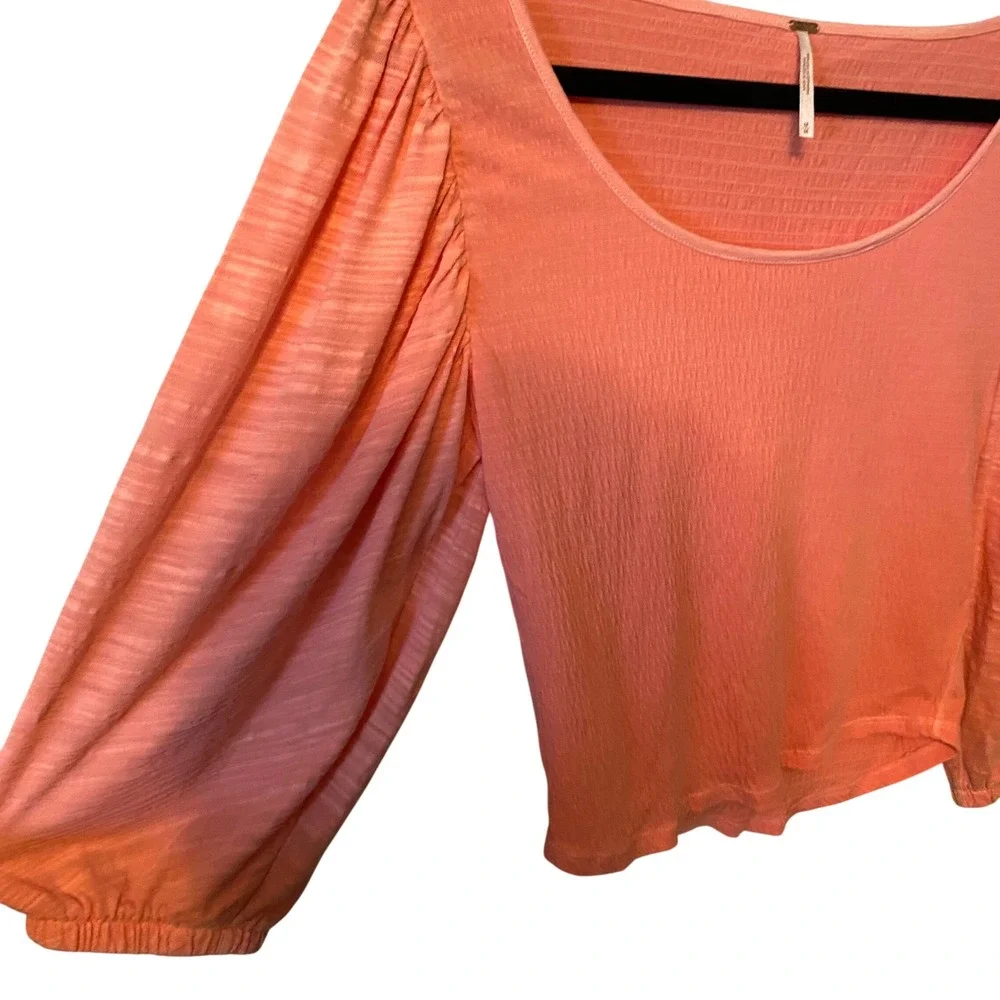 Free‎ People Smocked Puff Sleeve Crop Top Coral Textured Scoop Neck Size M